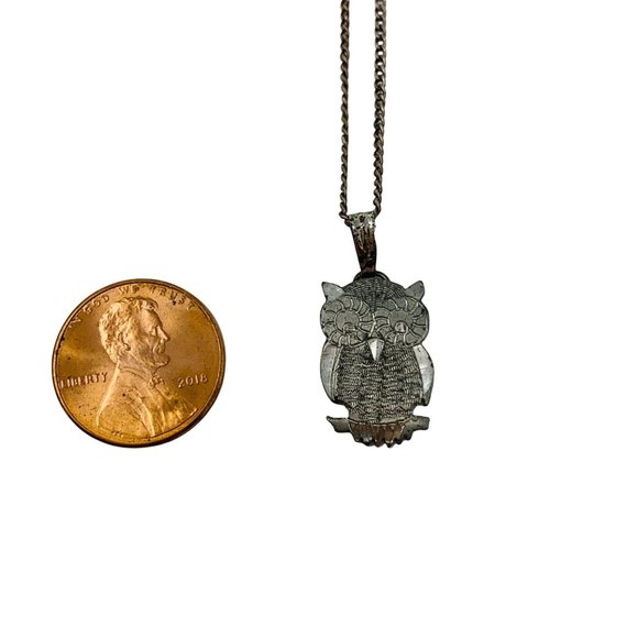 Vintage Owl Necklace Silver Wide Eyed Charm Pendant - Picture 3 of 6